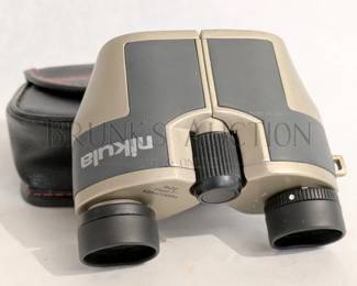NIKULA BINOCULAR IN CASE