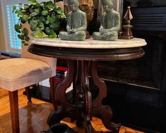 granite top end table and other vintage home decor