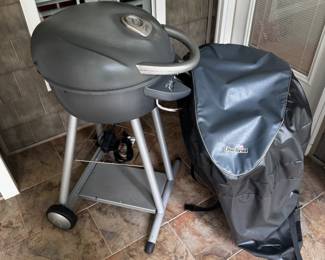 small, portable grill with cover