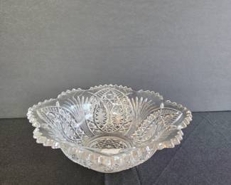 Decorative glass bowl