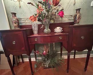 Excellent condition Thomasville sideboard with inlaid wood detail and brass accent