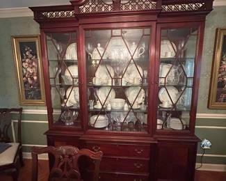 Large Breatkfront by Lexington features sliding middle door. Beautiful and in like new condition