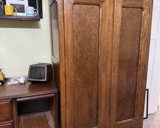 2 door wardrobe with 2 drawers 