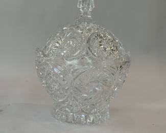 Crystal bowl with lid