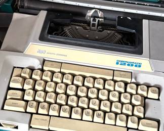 Vintage Smith-Corona Coronomatic 1200 Electric Typewriter – Retro 1970s Office Machine