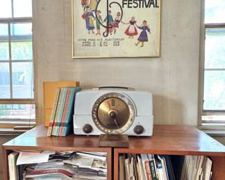 Zenith Tube Radio & 1940s Festival Poster – Retro Estate Lot