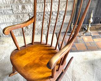 Handcrafted Wood Rocking Chair – Traditional Spindle Back Design