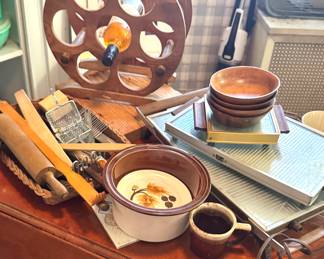 Kitchenware Lot – Rolling Pins, Wooden Bowls, Wine Rack, Retro Griddles