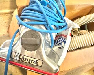 Royal Polished Aluminum Vacuum – Durable Vintage Household Appliance