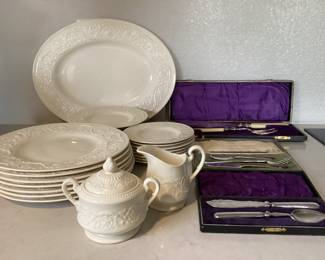 Service for 8 Cream color Wedgwood ( Patricia)