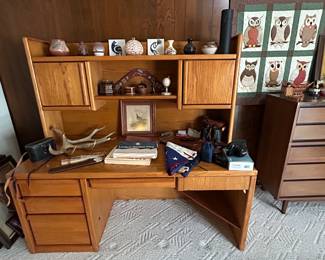 computer desk