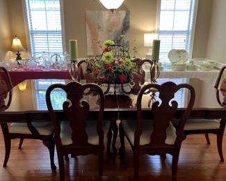Universal Furniture table and 6 chairs