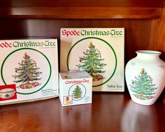 Spode Christmas Tree boxed items with vase