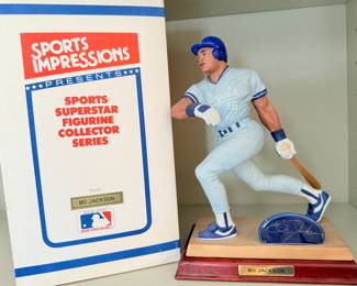 Sports Impressions "Super Size" Series Set II limited edition figurine of Bo Jackson (#1673/1990)