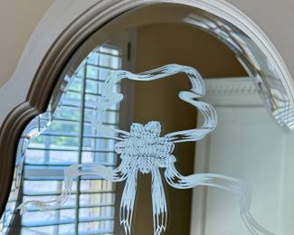 Detail on mirror