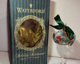 Waterford Holiday Heirlooms "New Year's Toast 2000" crystal champagne glass
