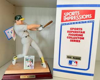 Sports Impressions "Super Size" Series Set II limited edition figurine of Mark McGwire (#532/1990)