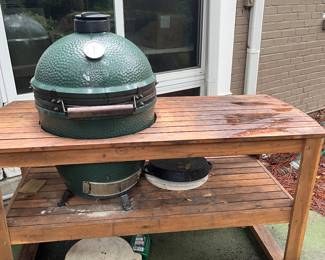LARGE GREEN EGG WITH STAND
