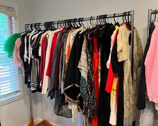 WOMEN'S DESIGNER CLOTHING