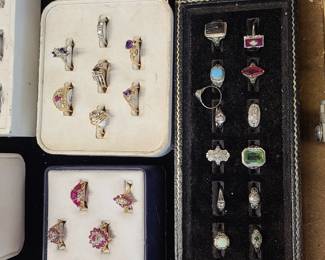 Assorted Gold rings