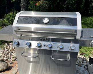 Monument gas grill