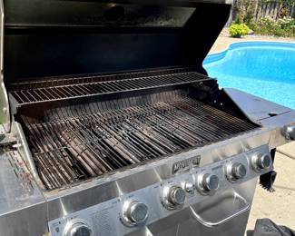 Monument grill