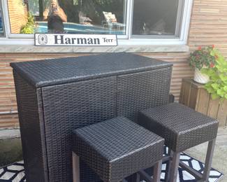 Ratan bar with 2 stools