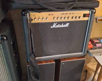Marshall JCM 2000 amp
