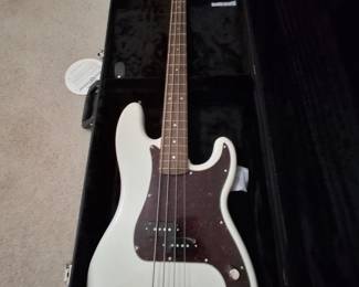 Squire P bass
