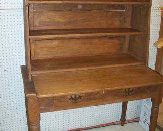 Desk with shelves