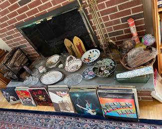 Records, Decor