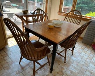 Kitchen Table w/ 4 Chairs