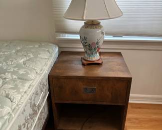 Henredon Circa 76 Pair of Side Tables, Asian Lamp