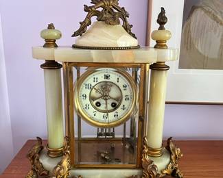 Vintage marble Klock. Beautiful!