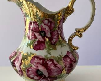 Vintage pitcher in great condition.