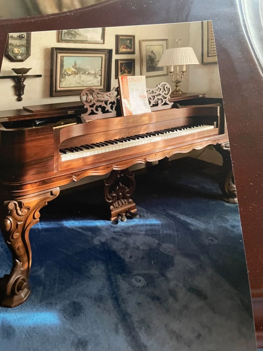 Super fantastic baby grand piano