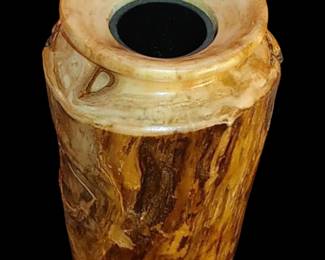 Handmade Tree Vase  from Aspen Colorado trees by artist Bob Johnson
Comes with black plastic insert for water
10" Tall