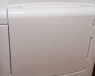 White Whirlpool dryer Electric ( not very old and gently used ) 