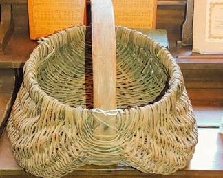 Very early Oak splint buttocks basket all handmade