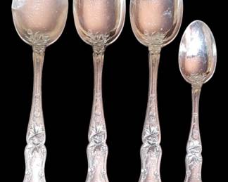 4 ANTIQUE Art Nouveau 1909 Maple Leaf
925 STERLING SILVER ''EDGEWOOD'' three large servings spoons and one small spoon