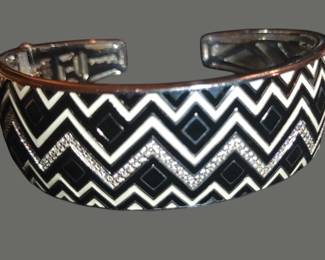 Belle Étoile's find Italian jewelry
Sterling silver cuff bracelet
