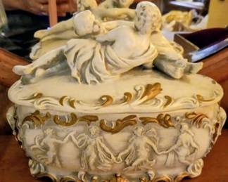Ceramic dresser dish