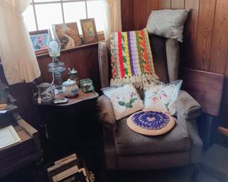Nice Queen Anne reclining upholstered chair