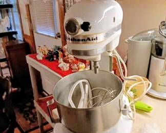Beautiful white KitchenAid mixer