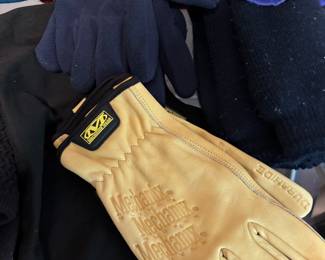GLOVE SELECTION