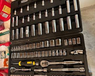 110 PIECE TOOL SET