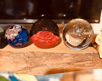 Paper weights