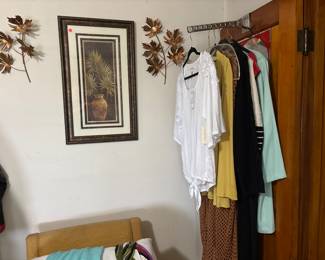 Wall decor
Women’s clothing