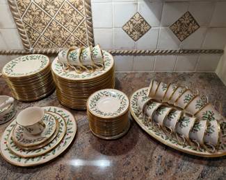 Lenox Christmas Dishes