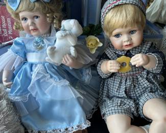 Adorable, contemporary modern dolls, many with their original documentation